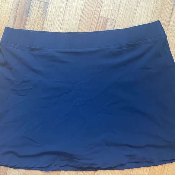 Croft & Barrow 360 Stretch Skort, Navy.  Worn once, like new condition. - Picture 3 of 3